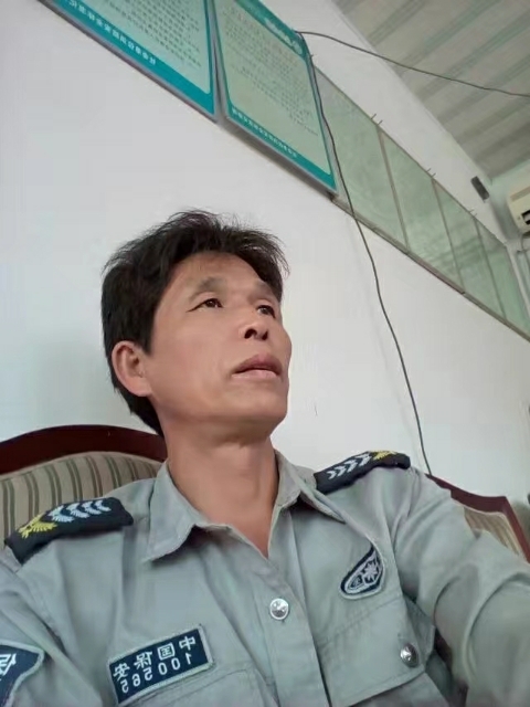 卧窗听雨的第一张照片--日照相亲服务中心