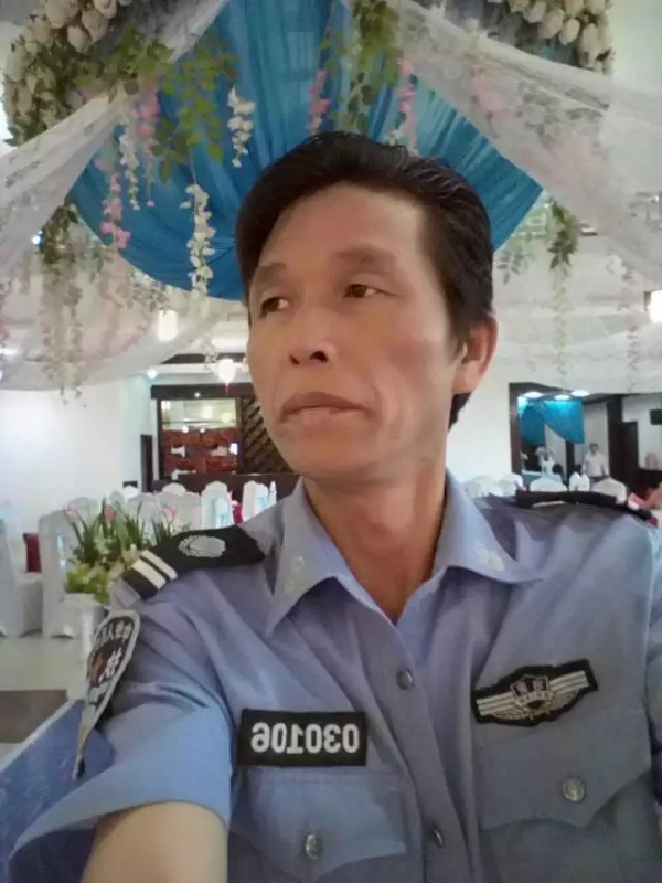 卧窗听雨的第二张照片--日照相亲服务中心