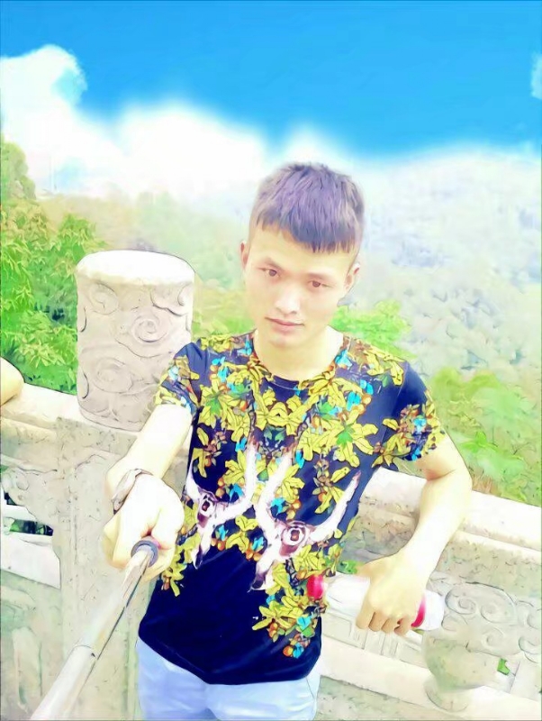 孤独王者元首的第一张照片--日照相亲服务中心