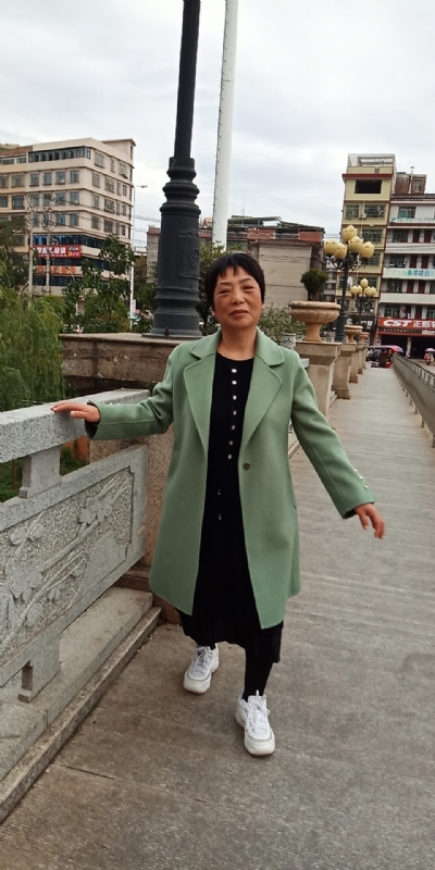 小玲的第一张照片--日照相亲服务中心