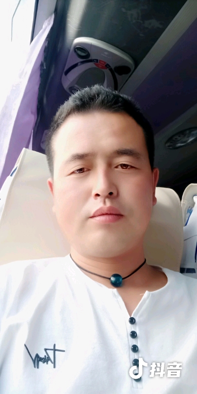 瞬间被爱上的第一张照片--日照相亲服务中心