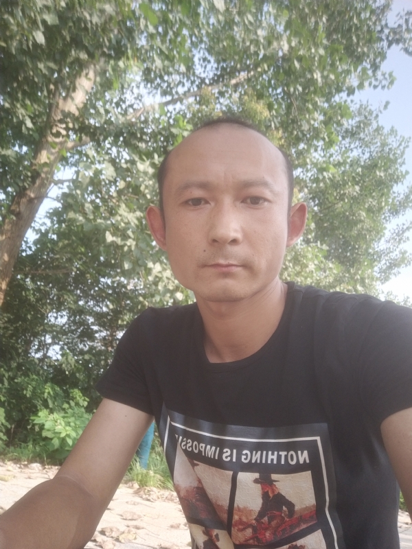 80大叔的第一张照片--日照相亲服务中心