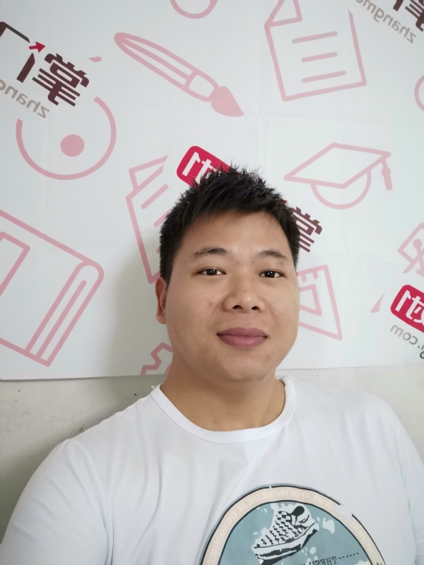 轻静地行走着的第一张照片--日照相亲服务中心