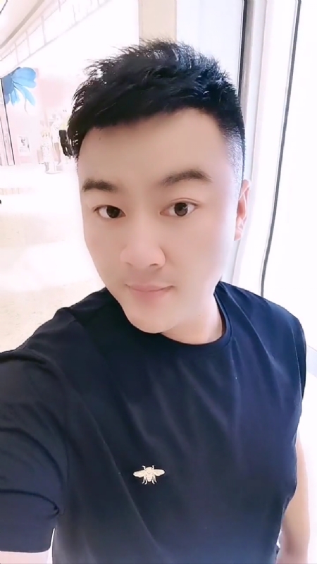 微风徐徐的第一张照片--日照相亲服务中心