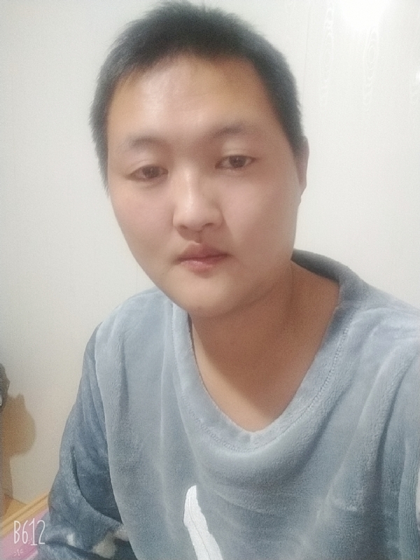 烟圈里透着伤的第一张照片--日照相亲服务中心