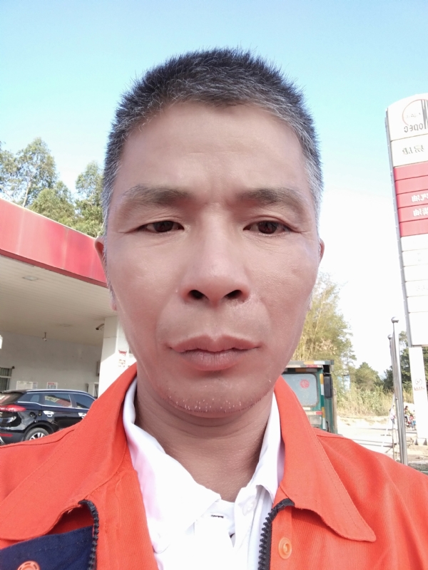 静候缘分的第一张照片--日照相亲服务中心