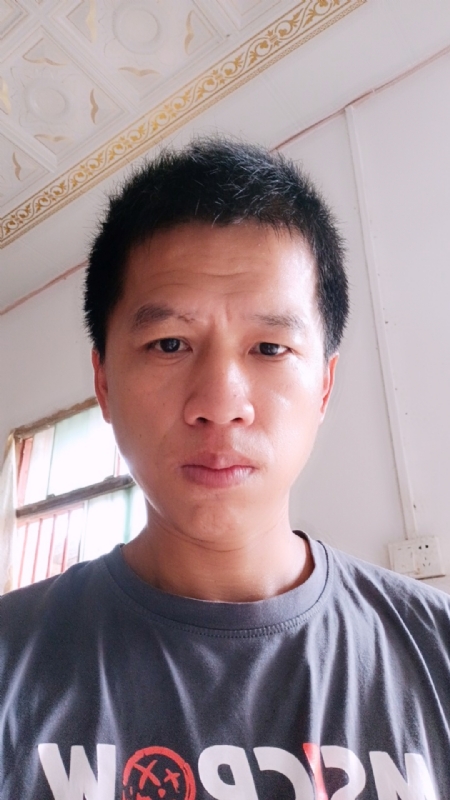 人都再努力的第一张照片--日照相亲服务中心