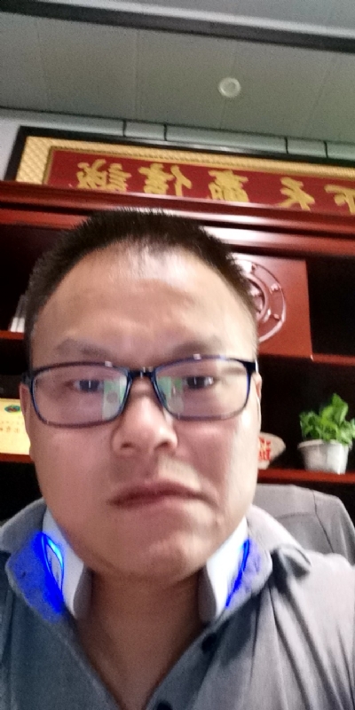 模具工匠的第一张照片--日照相亲服务中心