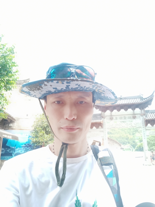 童群海的第一张照片--日照相亲服务中心