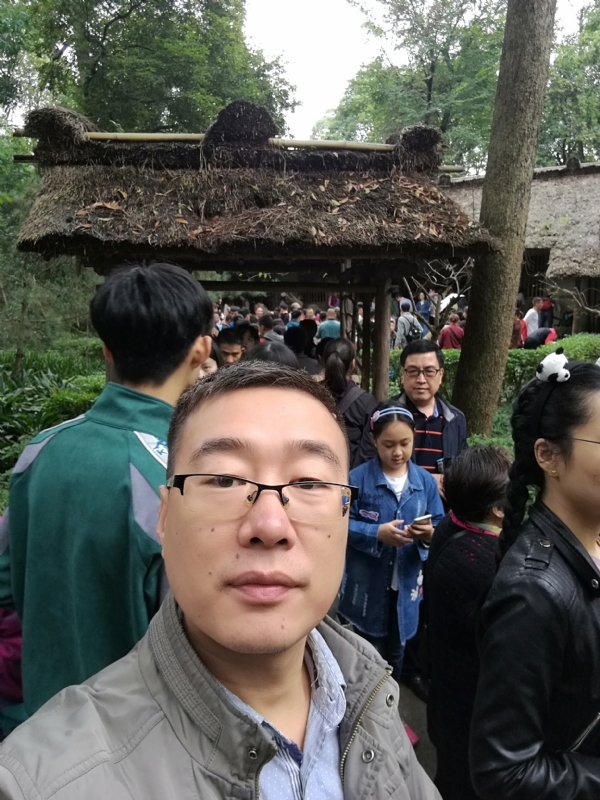 撑起一片天的第一张照片--日照相亲服务中心