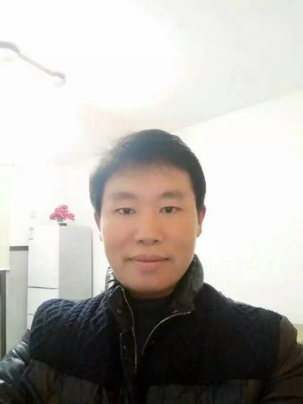 擎天柱的第一张照片--日照相亲服务中心
