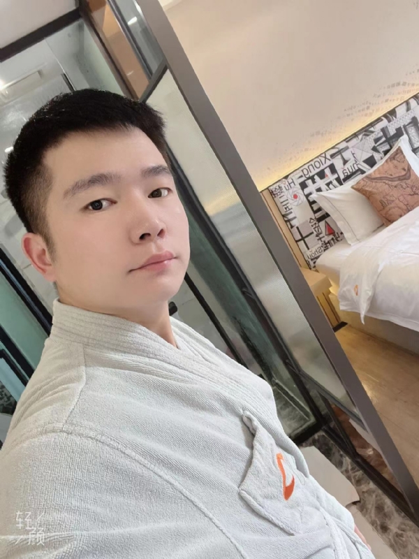 绿帽的第一张照片--日照相亲服务中心
