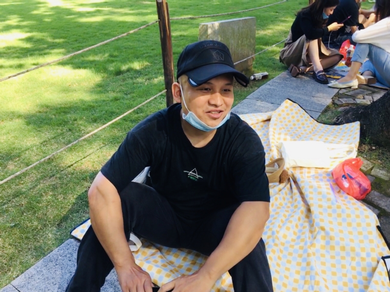 好大一颗石头的第一张照片--日照相亲服务中心
