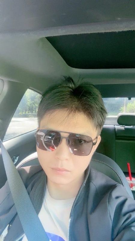 怀念的第一张照片--日照相亲服务中心