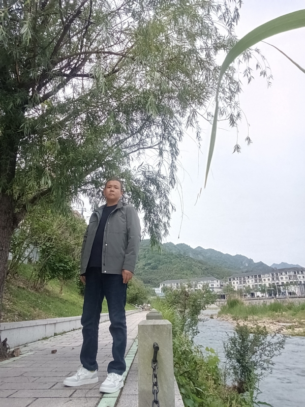 飞雪飘零的第一张照片--日照相亲服务中心
