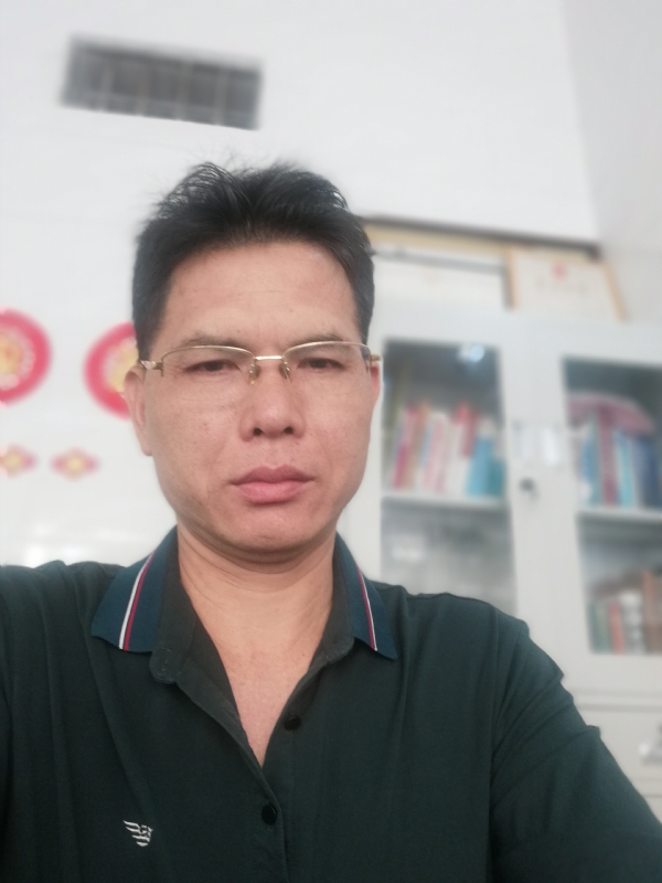 后视镜的第一张照片--日照相亲服务中心