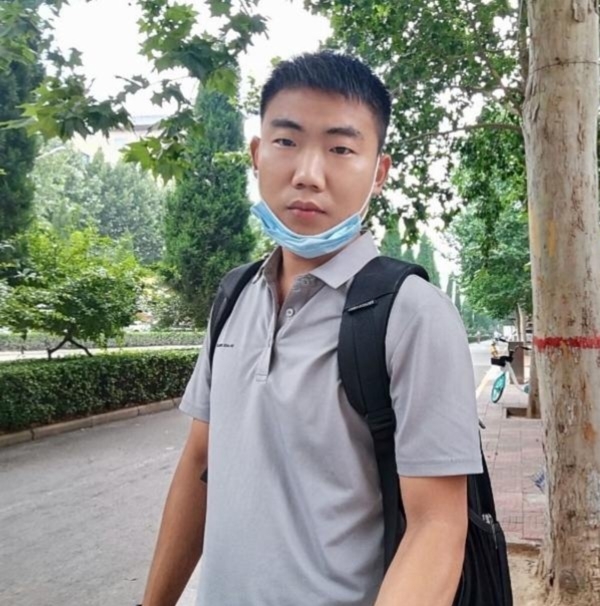 90年男征婚的第一张照片--日照相亲服务中心