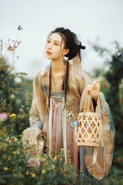 丰满的少妇一区二区三区免费观看