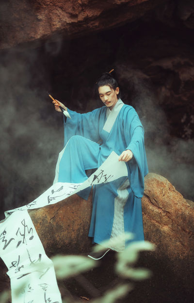 成人三级晚上看