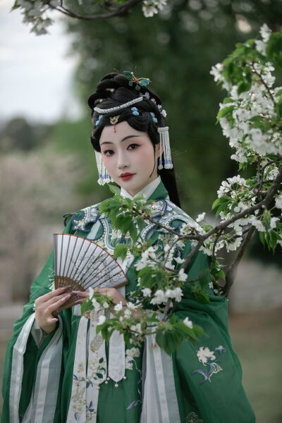老师腿开大点我添添公视频